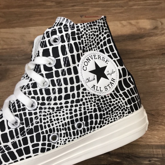 CONVERSE CTAS HIGH TOP BRAND NEW - Picture 7 of 15